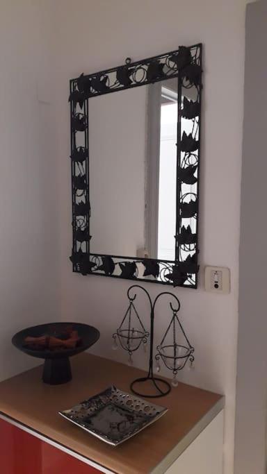 Bel Appartement Au Coeur De La Cite Medievale Sommieres Bagian luar foto