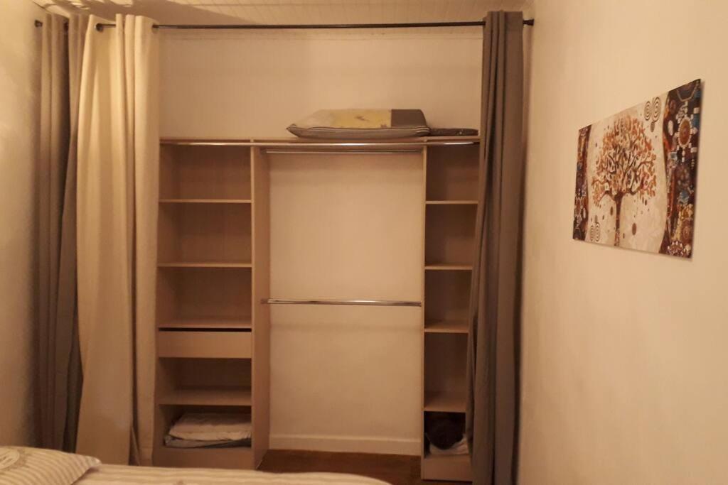 Bel Appartement Au Coeur De La Cite Medievale Sommieres Bagian luar foto